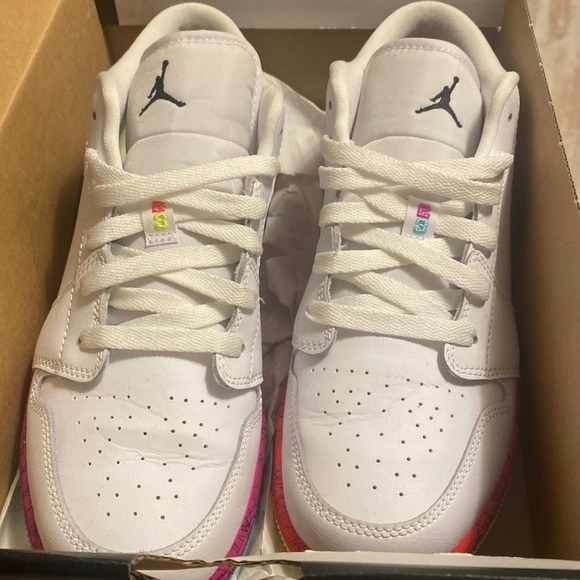 Air jordan 1 low grade school - Picture 2 of 5